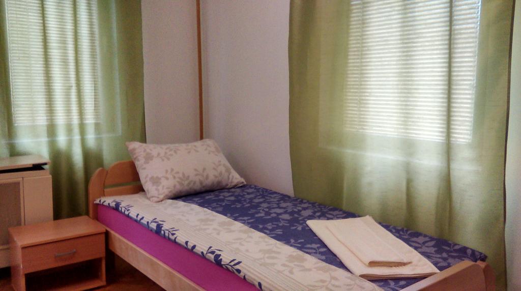 Apartment Alma *