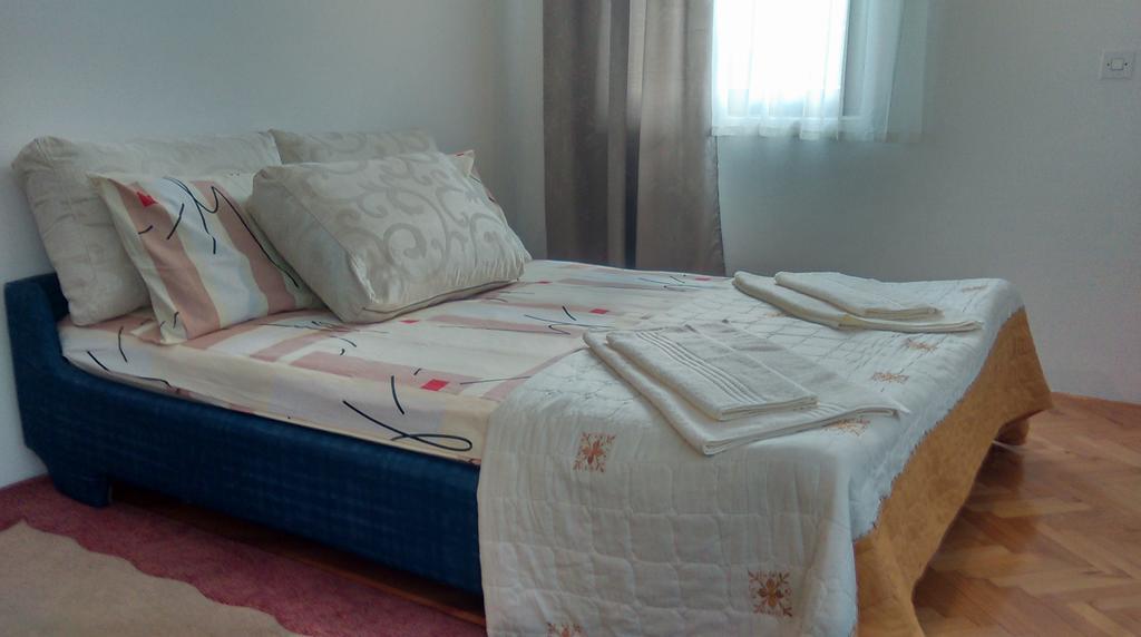 Apartment Alma *